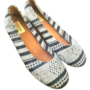 Osborn Handcrafted Ballet Flats Women's 8-8.5 Black White Aztec Leather Sole